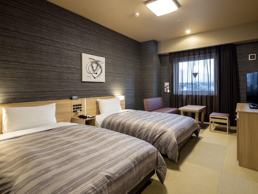 Hotel Route 3*