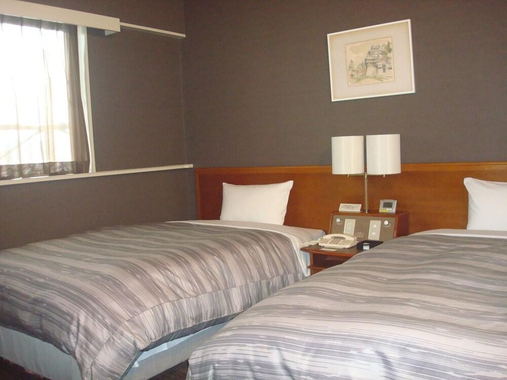 Hotel Route 3*
